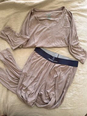 Tommy John Women's Ribbed Lounge Set in Taupe with logo Waistband